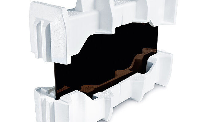 Notebooky a tablety naskládané na sobě